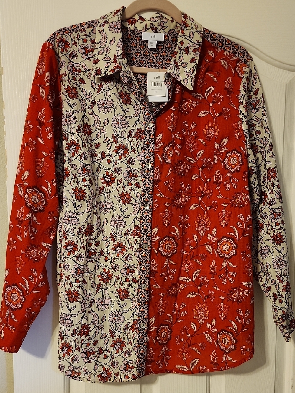 NWT. J. Jill Navy and Red Mixed Floral 100% Cotton Button-Up Shirt